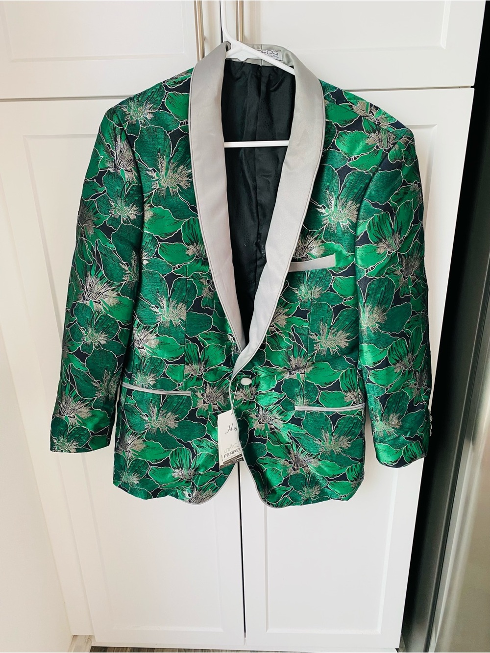 Mens tuxedo Hugo ferrecci Green Floral Satin m 38 floral new with tag